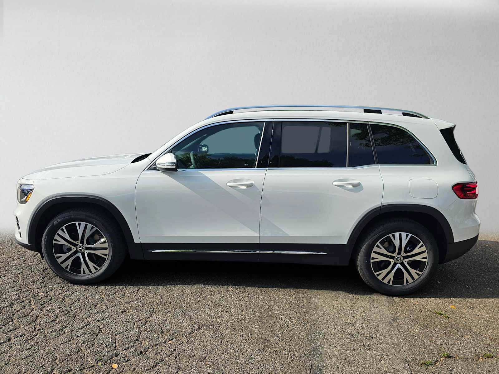 New 2026 Mercedes-Benz GLB 250 image 6