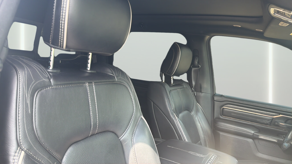 Used 2020 RAM 1500 Limited w/ Black Appearance Package AWD/4WD image 27