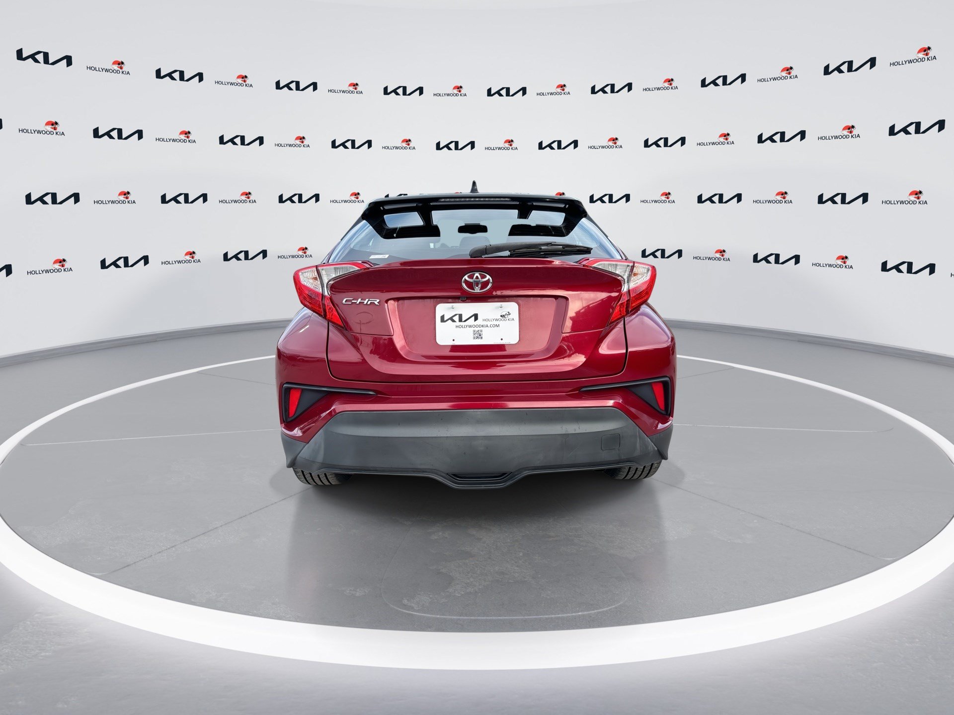 Used 2019 Toyota C-HR XLE FWD image 7