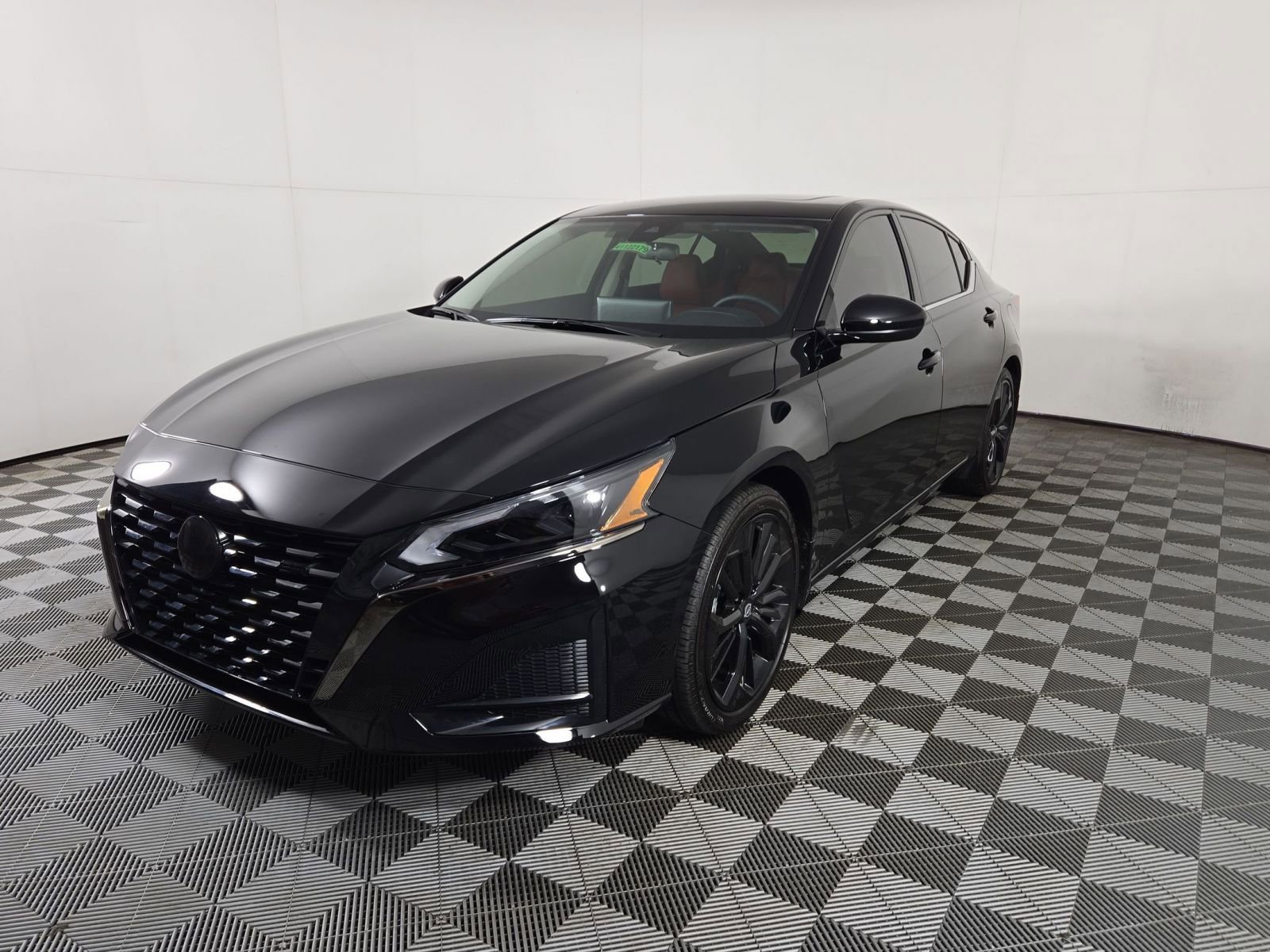 New 2025 Nissan Altima 2.5 SR w/ SR Premium Package image 2