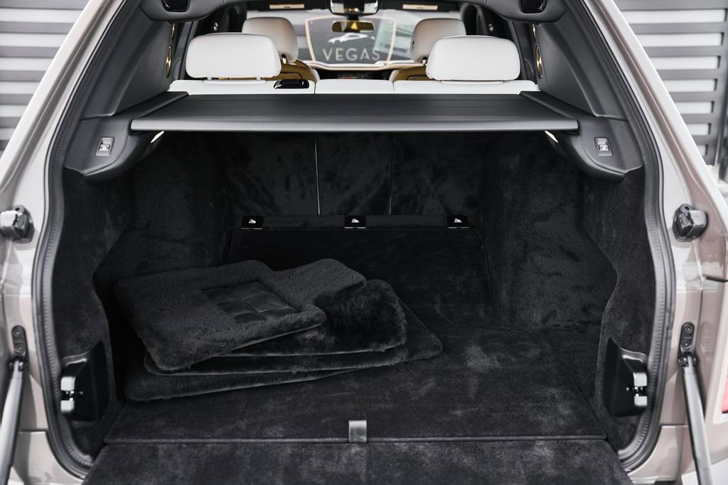 Used 2026 Rolls-Royce Cullinan Black Badge image 14