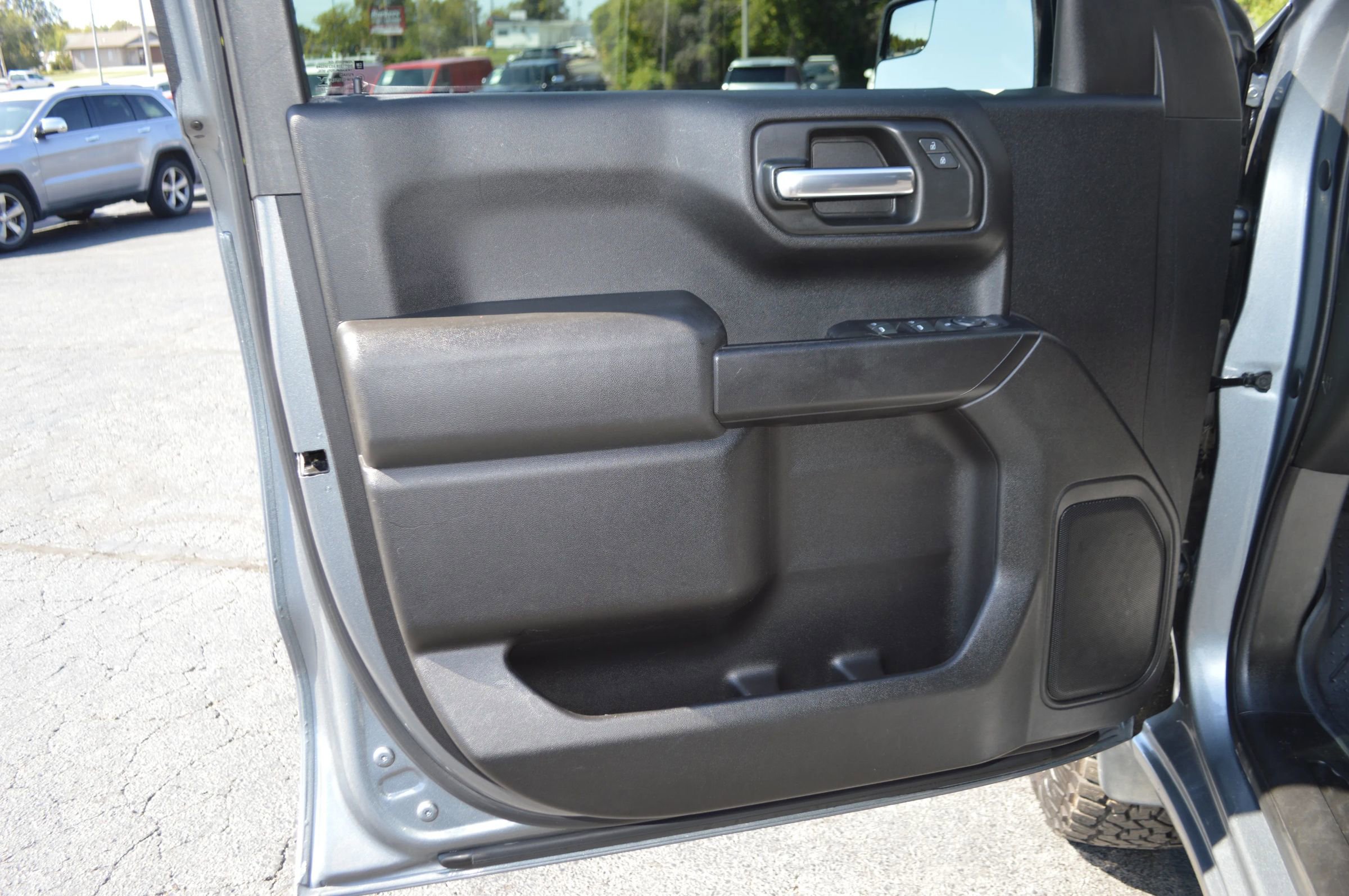 Used 2019 Chevrolet Silverado 1500 Custom Trail Boss w/ Custom Convenience Package image 13