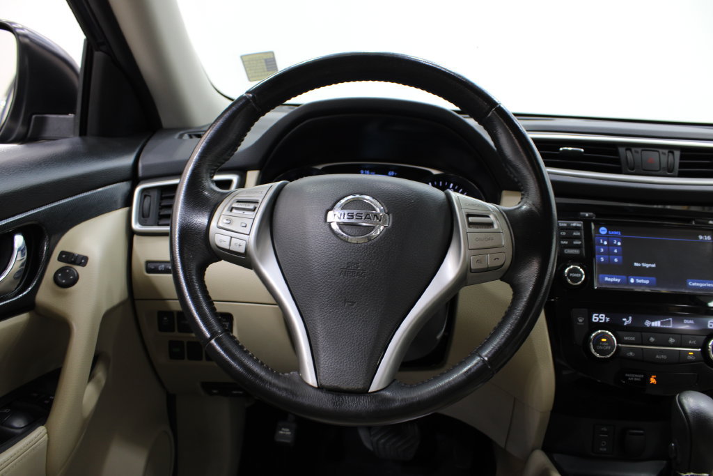Used 2016 Nissan Rogue SL FWD image 23