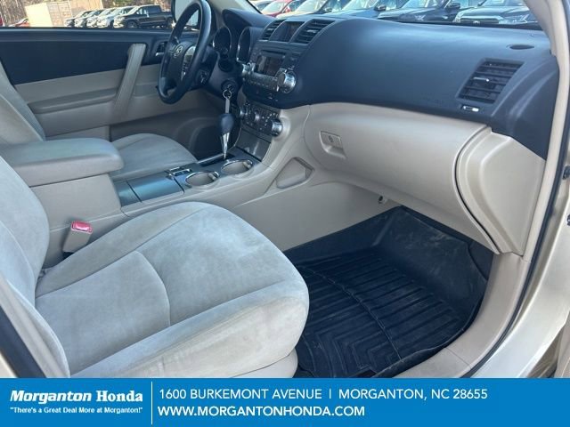 Used 2012 Toyota Highlander FWD w/ Tech Pkg image 36
