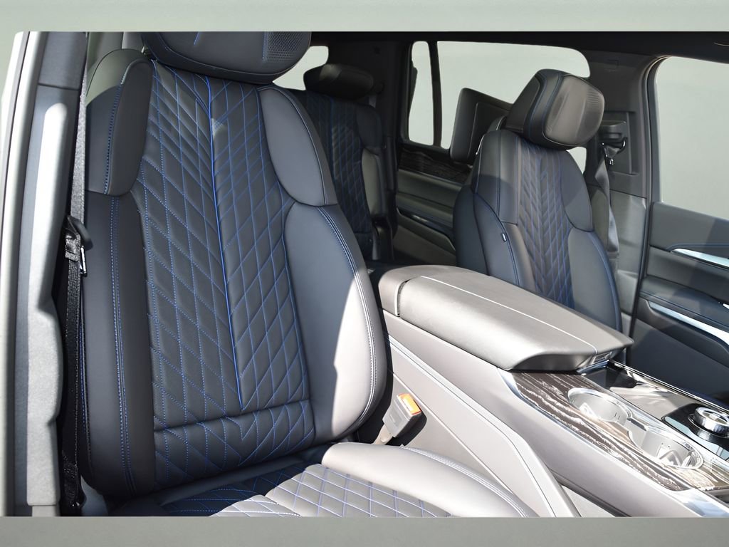 New 2026 Cadillac Escalade IQL Luxury image 30