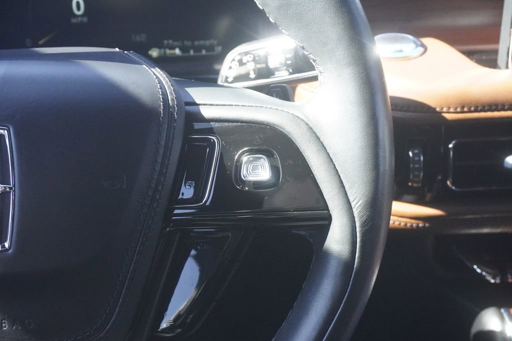 Used 2023 Lincoln Aviator Reserve w/ Equipment Group 201A image 13
