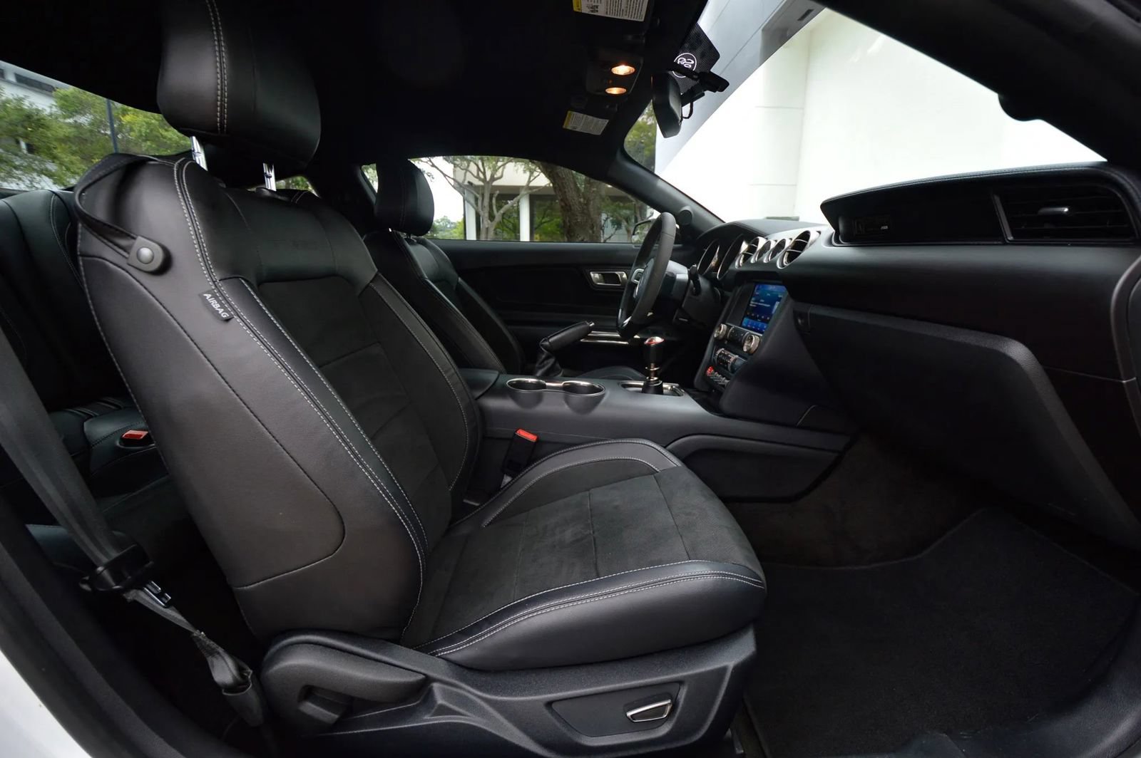 Used 2018 Ford Mustang Shelby GT350 w/ Convenience Package RWD image 40