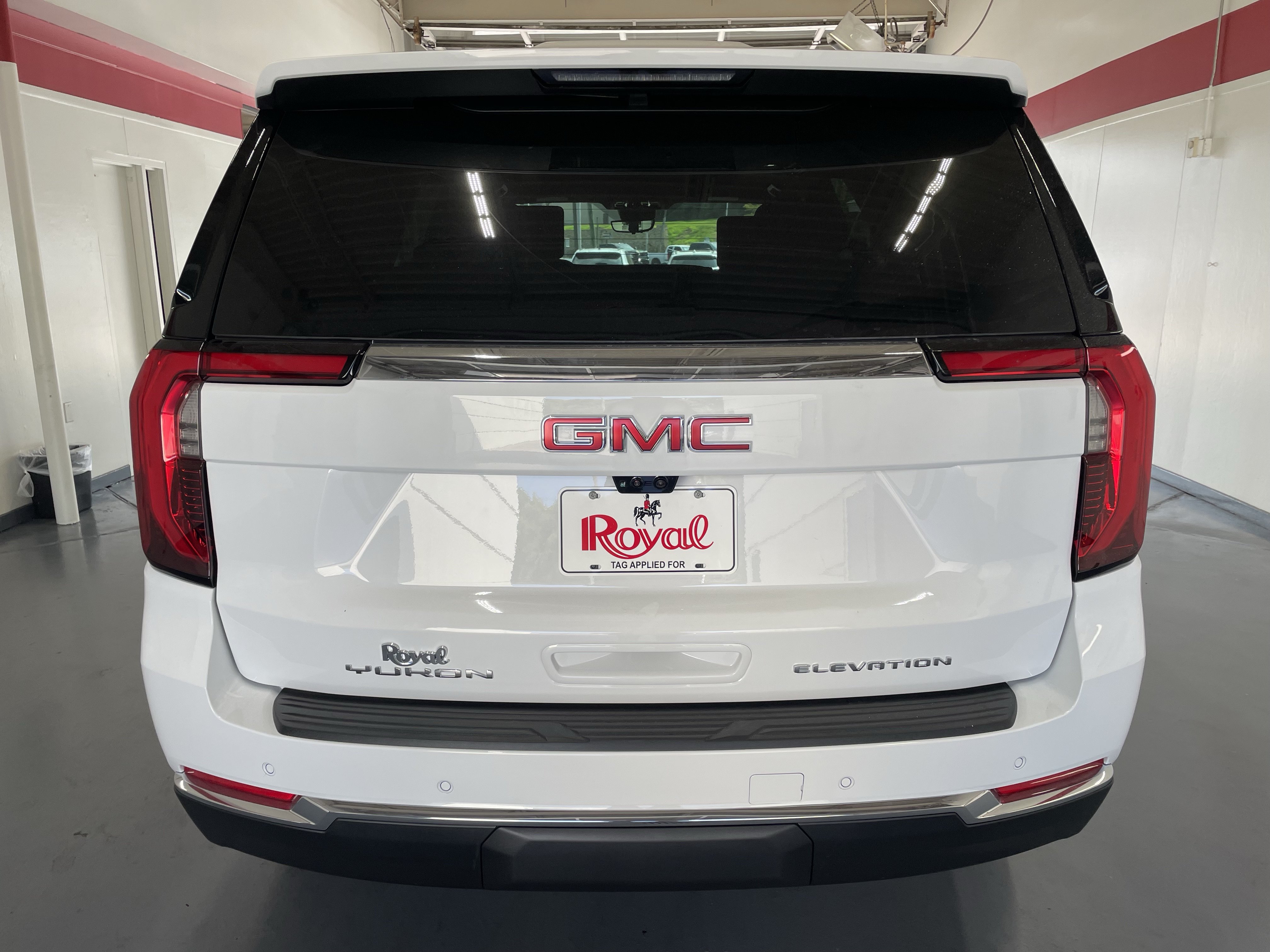 New 2026 GMC Yukon Elevation w/ Elevation Premium Package AWD/4WD image 5