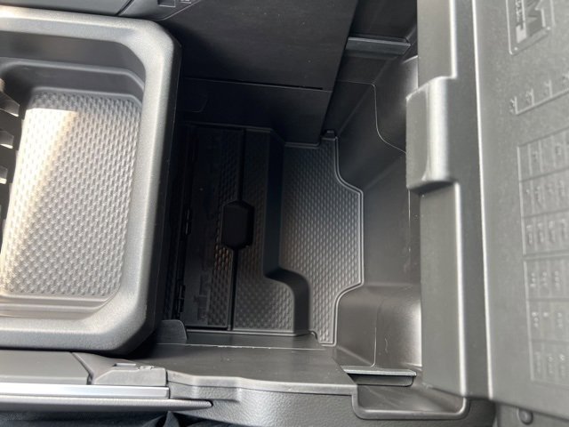 New 2026 RAM 1500 4x4 Crew Cab image 32