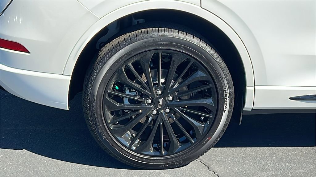 New 2025 Lincoln Corsair Premiere w/ Equipment Group 101A image 4