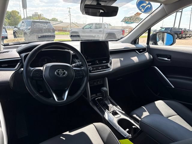 Used 2025 Toyota Corolla Cross XLE FWD image 21
