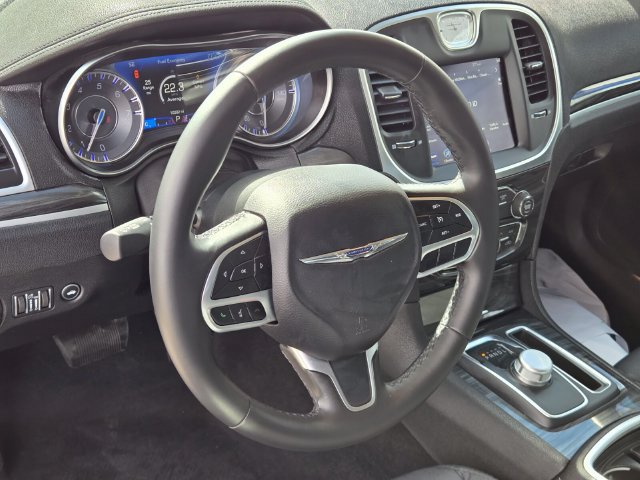 Used 2020 Chrysler 300 Touring w/ Sport Appearance Package RWD image 19