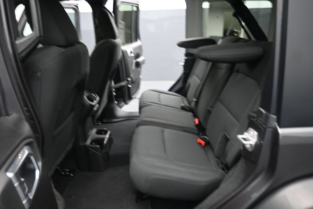 Used 2022 Jeep Wrangler Unlimited Sport AWD/4WD image 15
