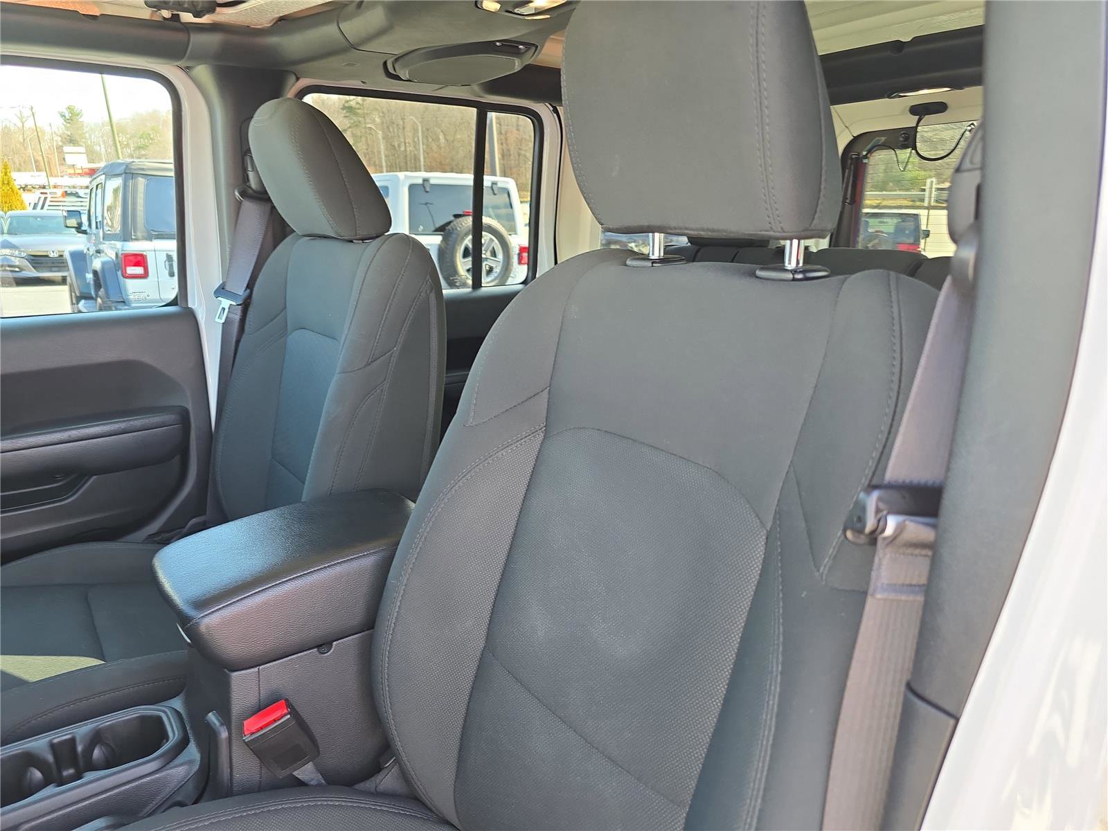 Used 2022 Jeep Wrangler Unlimited Sport image 21