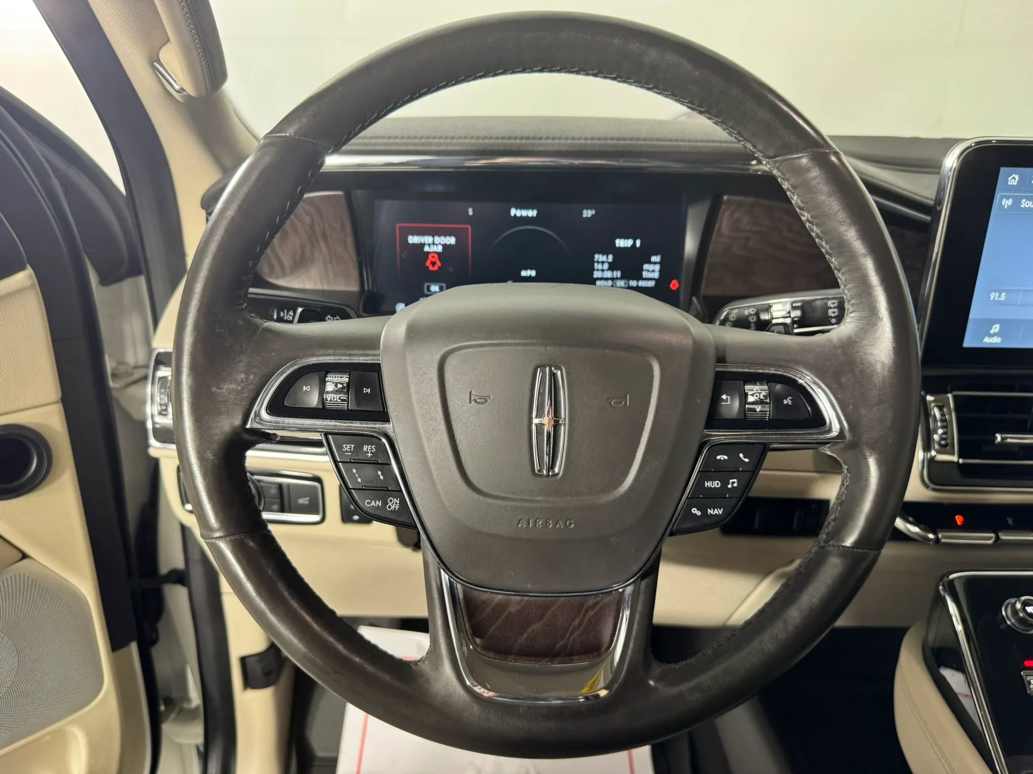 Used 2021 Lincoln Navigator Reserve w/ Luxury Package image 13