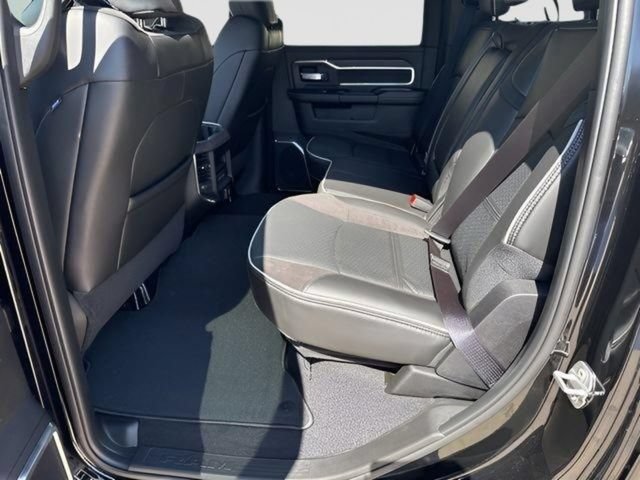 New 2026 RAM 2500 Laramie w/ Night Edition AWD/4WD image 15