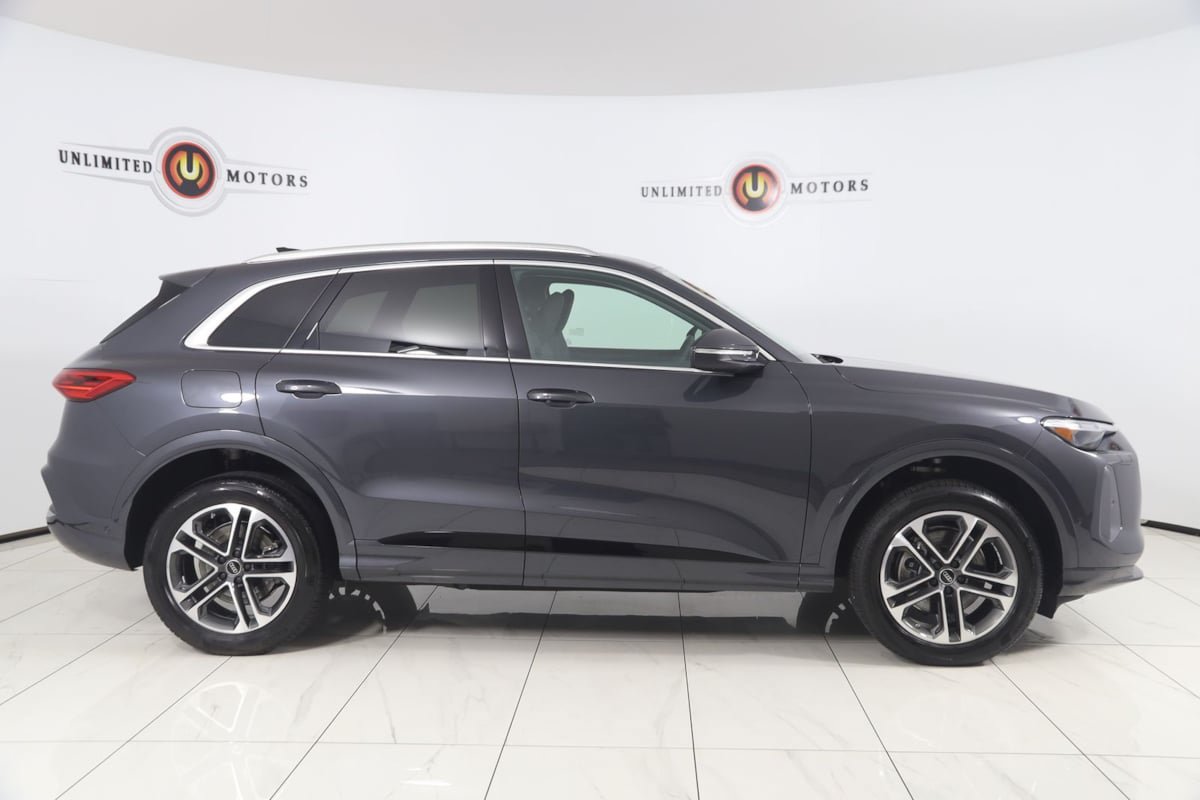 Used 2026 Audi Q5 Premium Plus AWD/4WD image 2