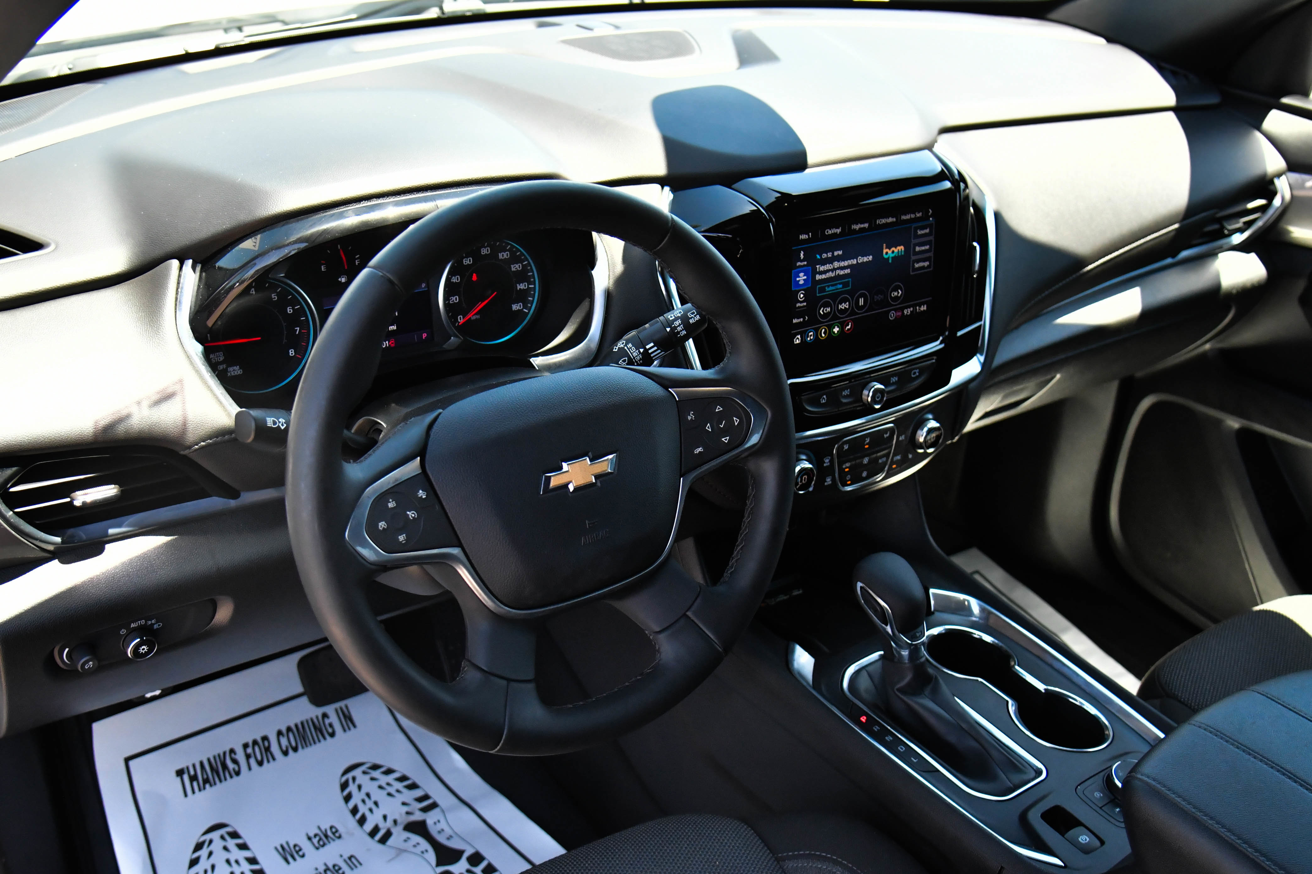 Used 2023 Chevrolet Traverse LT FWD image 16