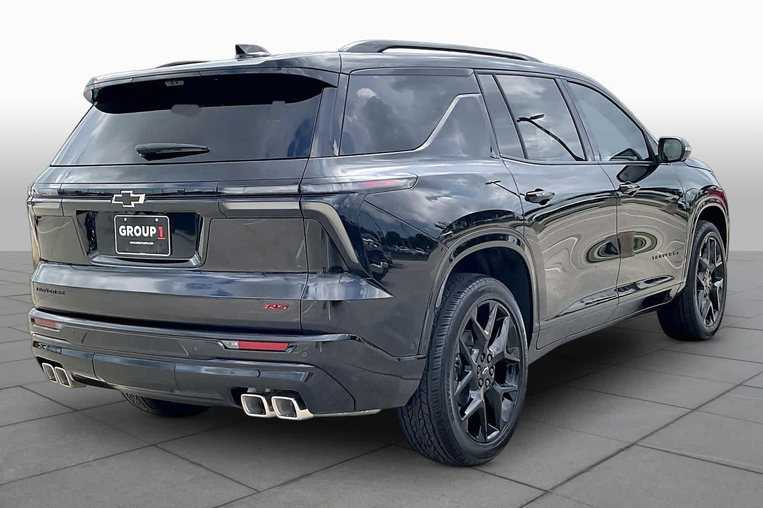 Used 2026 Chevrolet Traverse RS FWD image 13