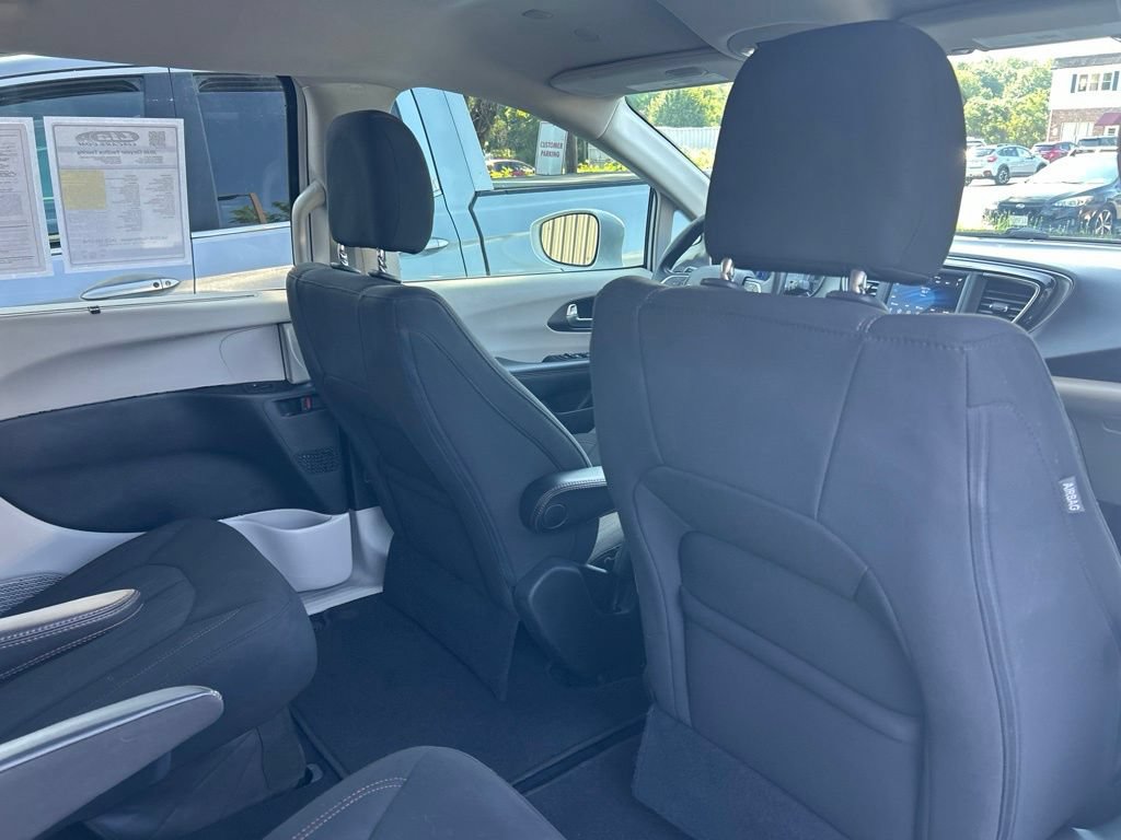 Certified 2020 Chrysler Pacifica Touring FWD image 37