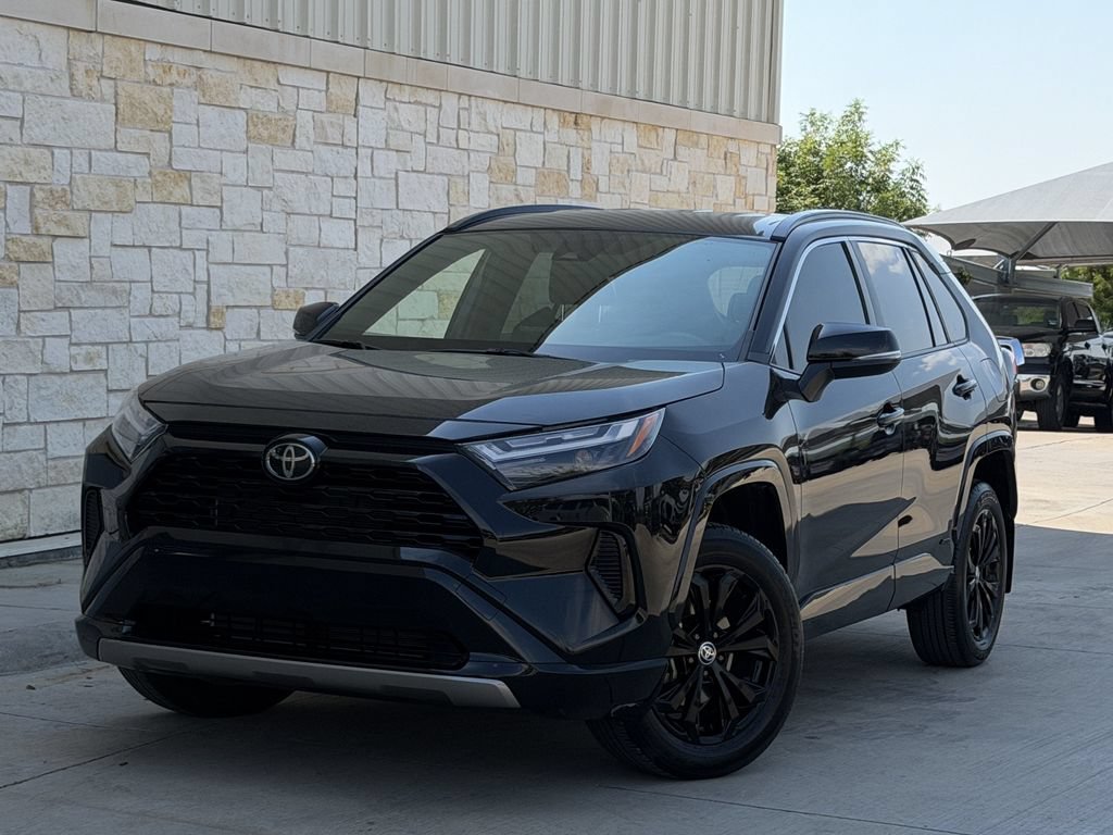 Used 2025 Toyota RAV4 SE AWD/4WD video 2