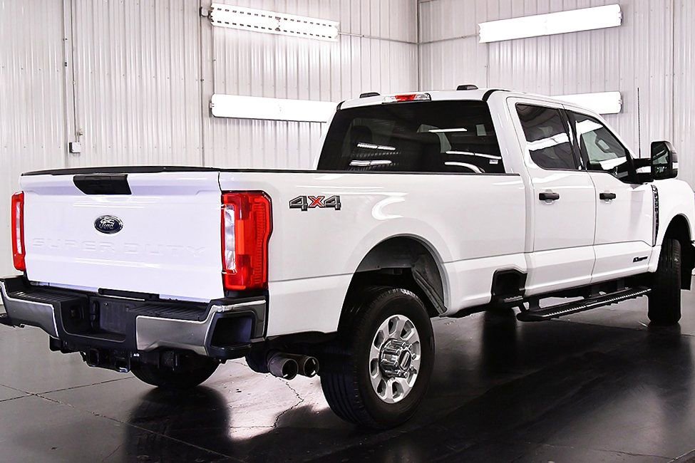Used 2024 Ford F350 XLT image 7