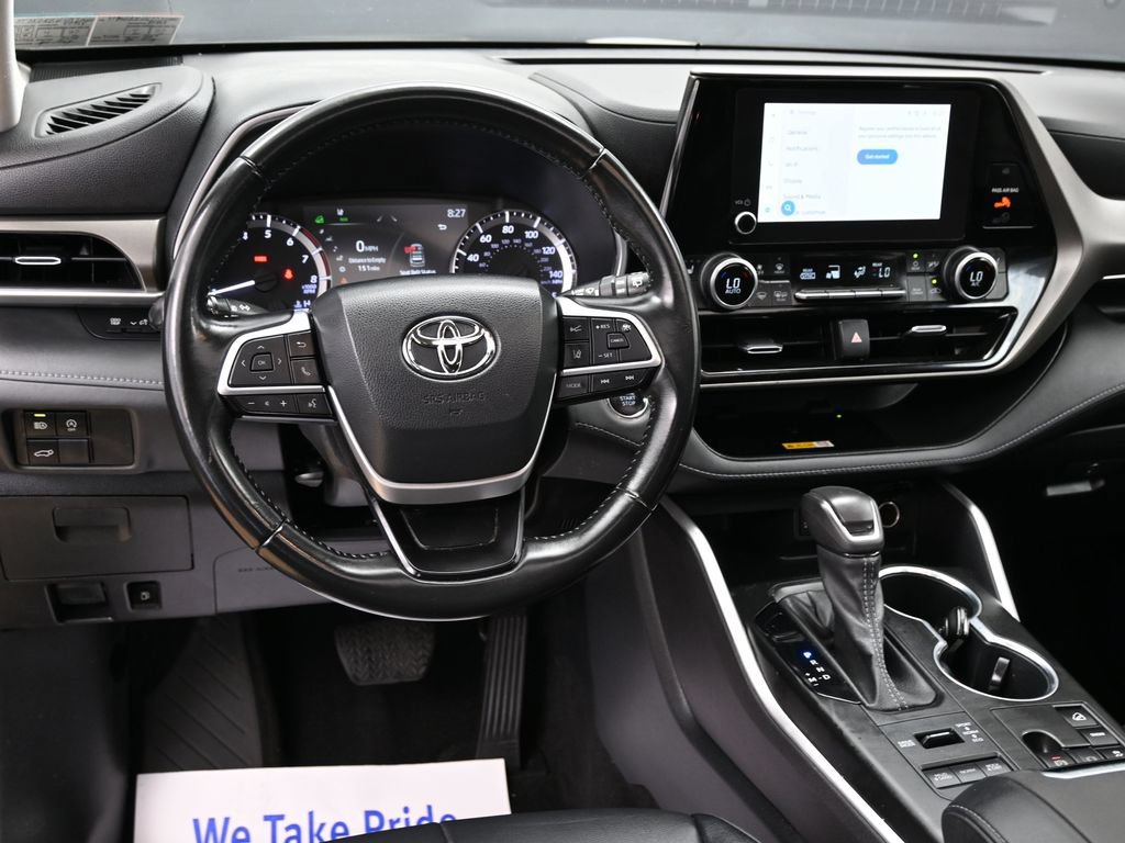 Used 2023 Toyota Highlander XLE AWD/4WD image 33