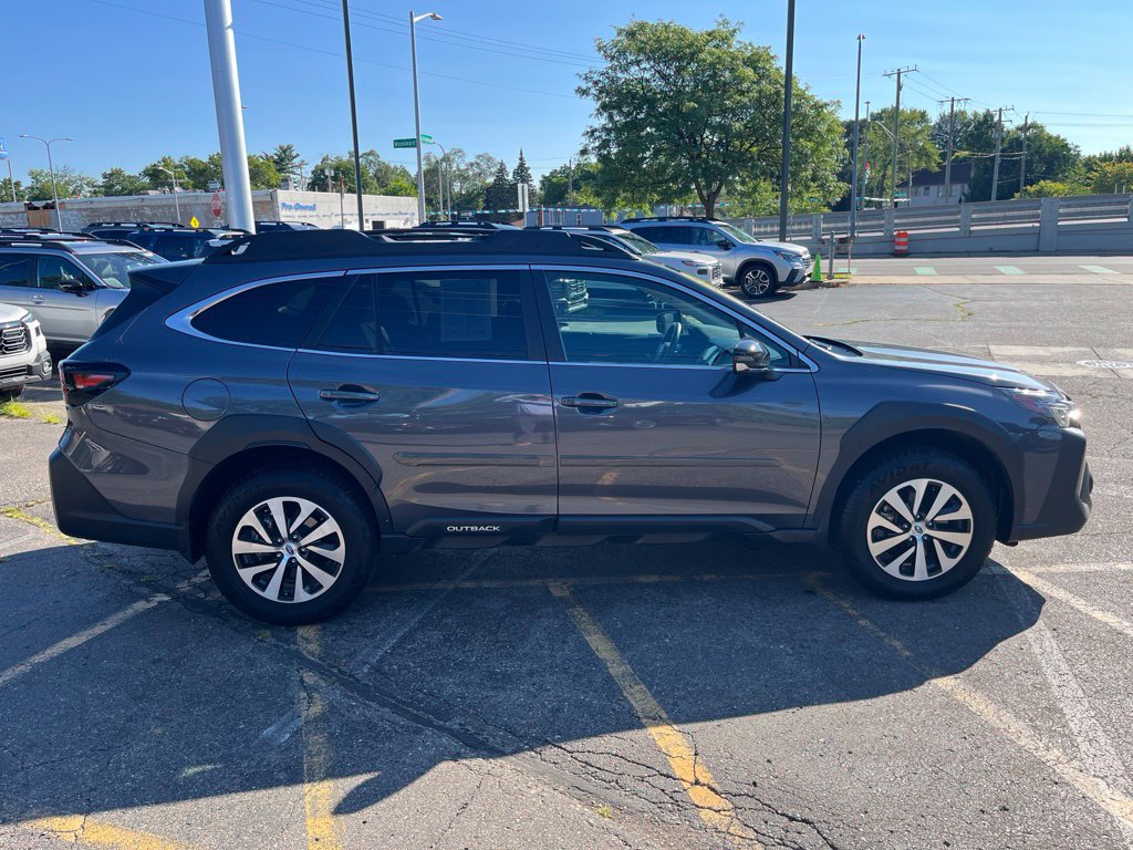 Certified 2025 Subaru Outback Premium w/ Popular Package #1A AWD/4WD image 2