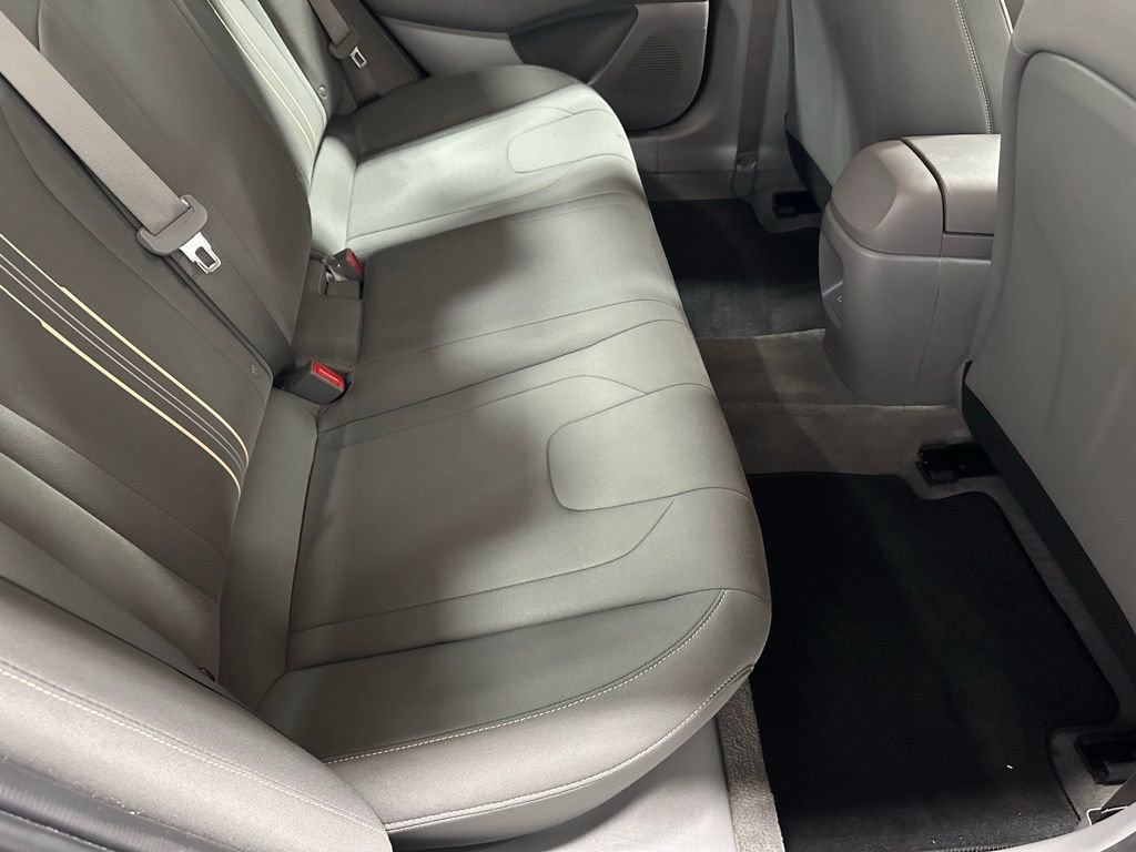 Used 2025 Hyundai Elantra Sport image 46
