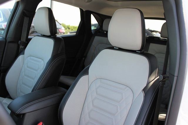 New 2024 Ford Escape SE w/ PHEV Premium Package image 17