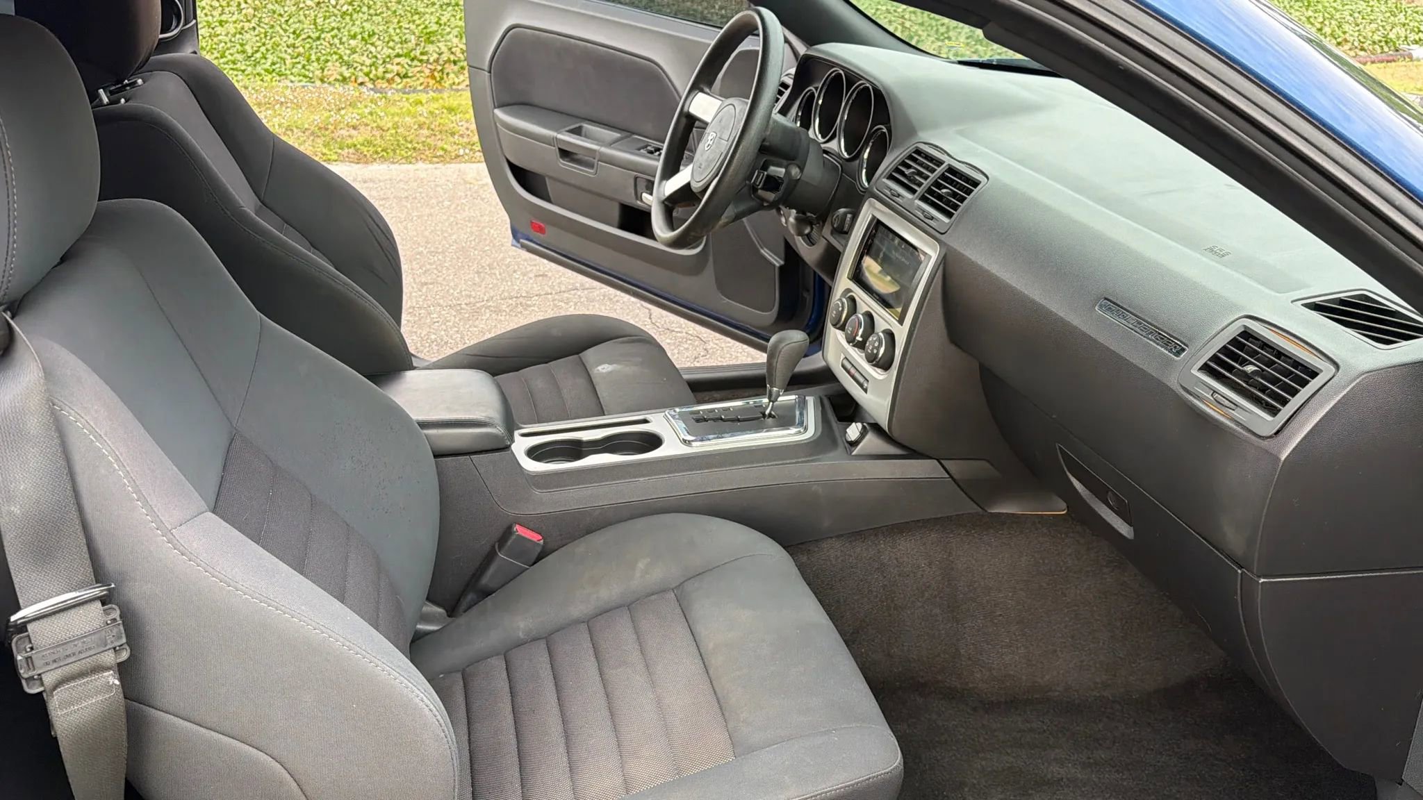 Used 2010 Dodge Challenger SE image 14