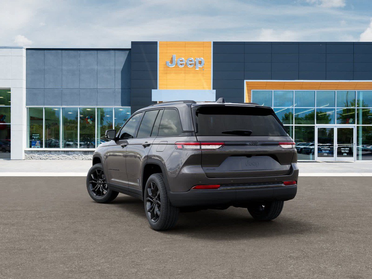 New 2025 Jeep Grand Cherokee Limited AWD/4WD image 3