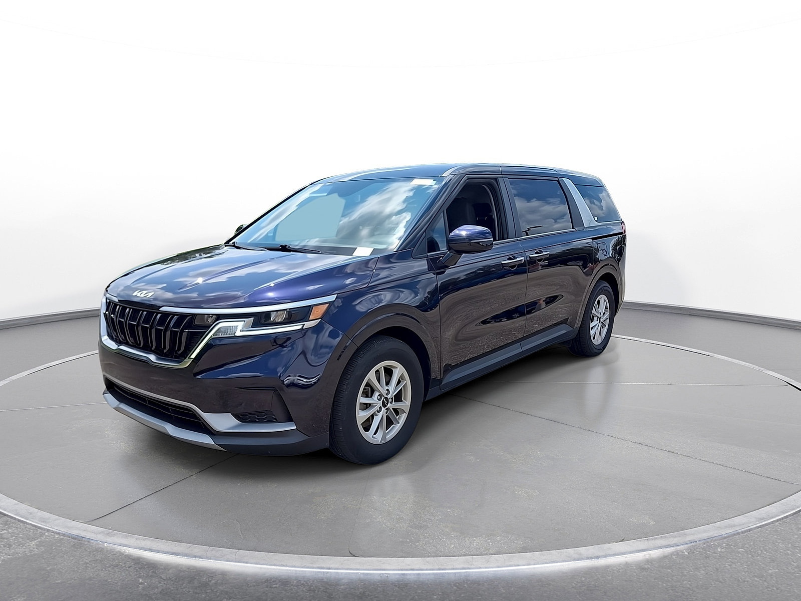 Used 2024 Kia Carnival LX FWD image 3