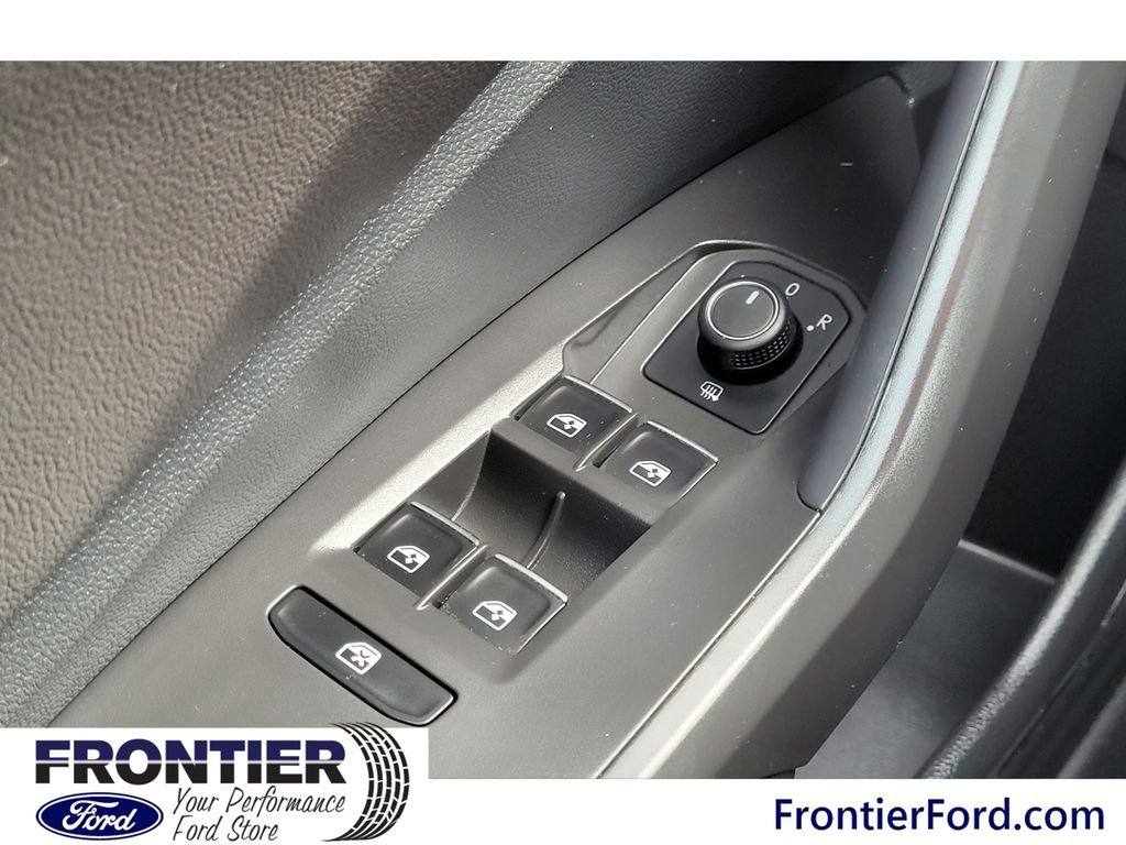 Used 2023 Volkswagen Jetta SE image 15