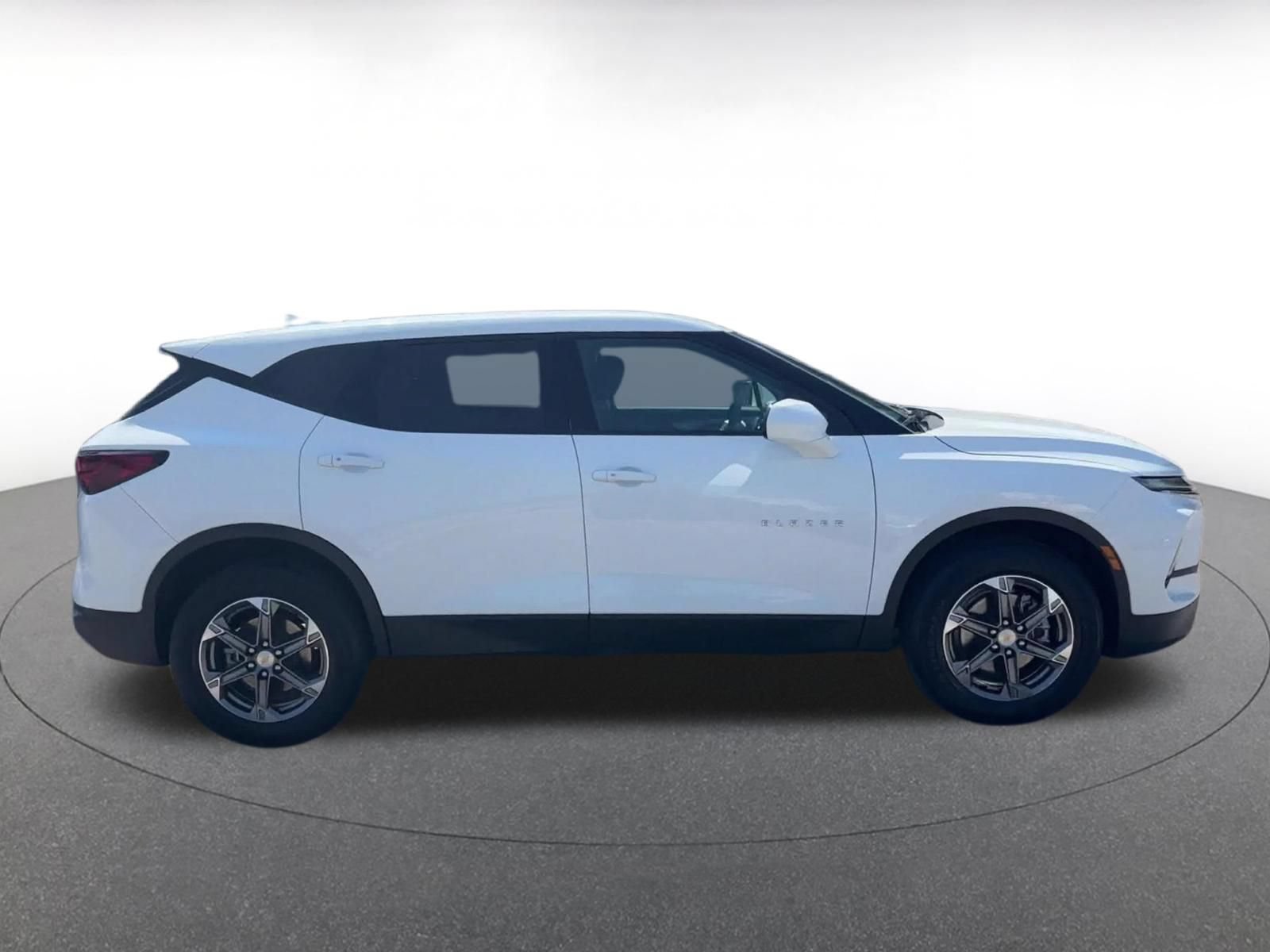 Used 2025 Chevrolet Blazer LT FWD image 16
