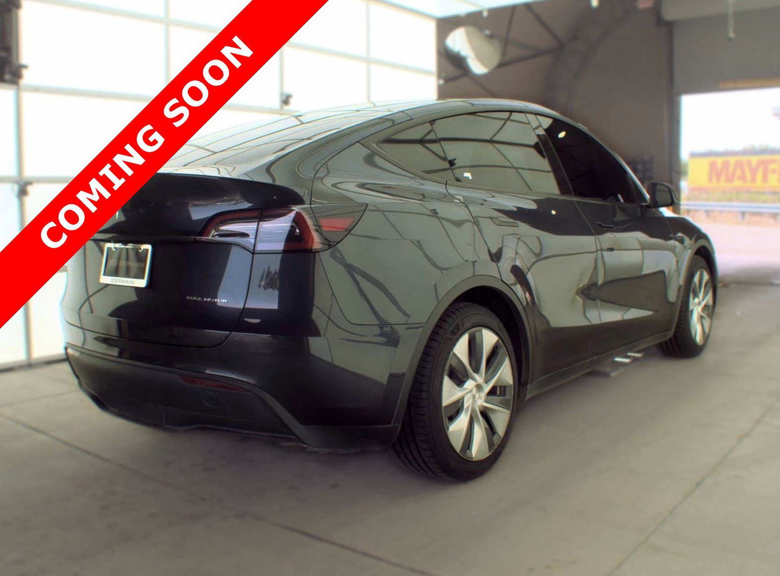 Used 2024 Tesla Model Y Long Range AWD/4WD image 5