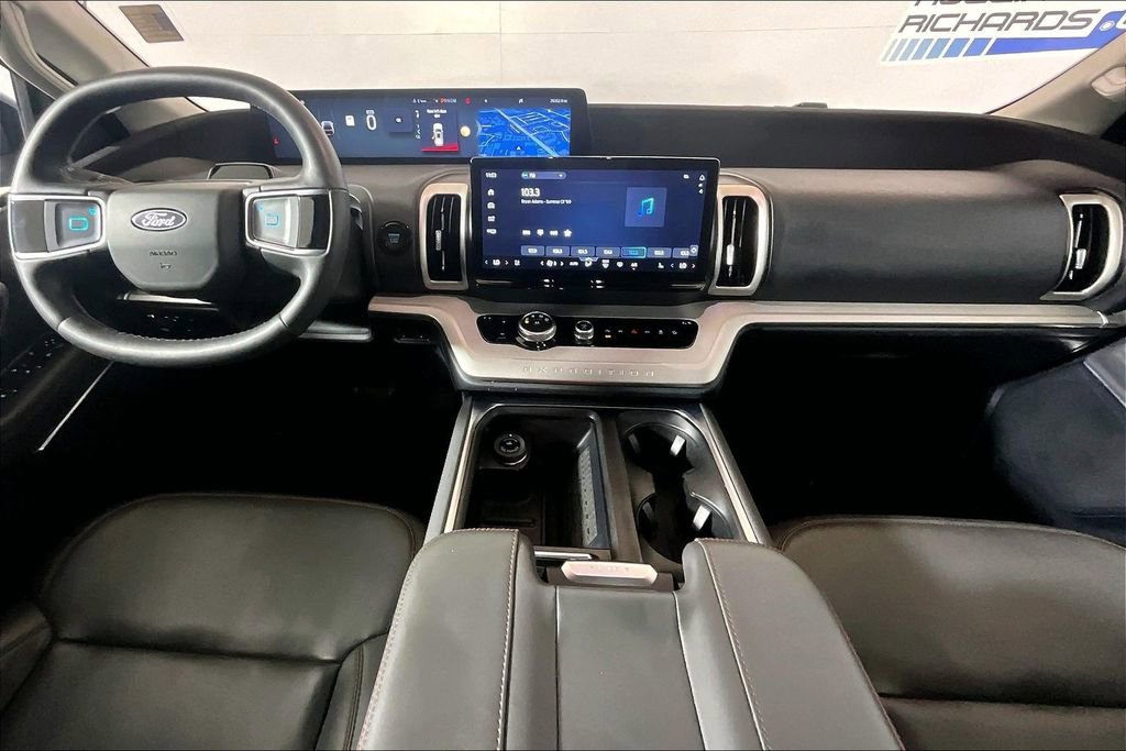 Certified 2025 Ford Expedition Active AWD/4WD image 11