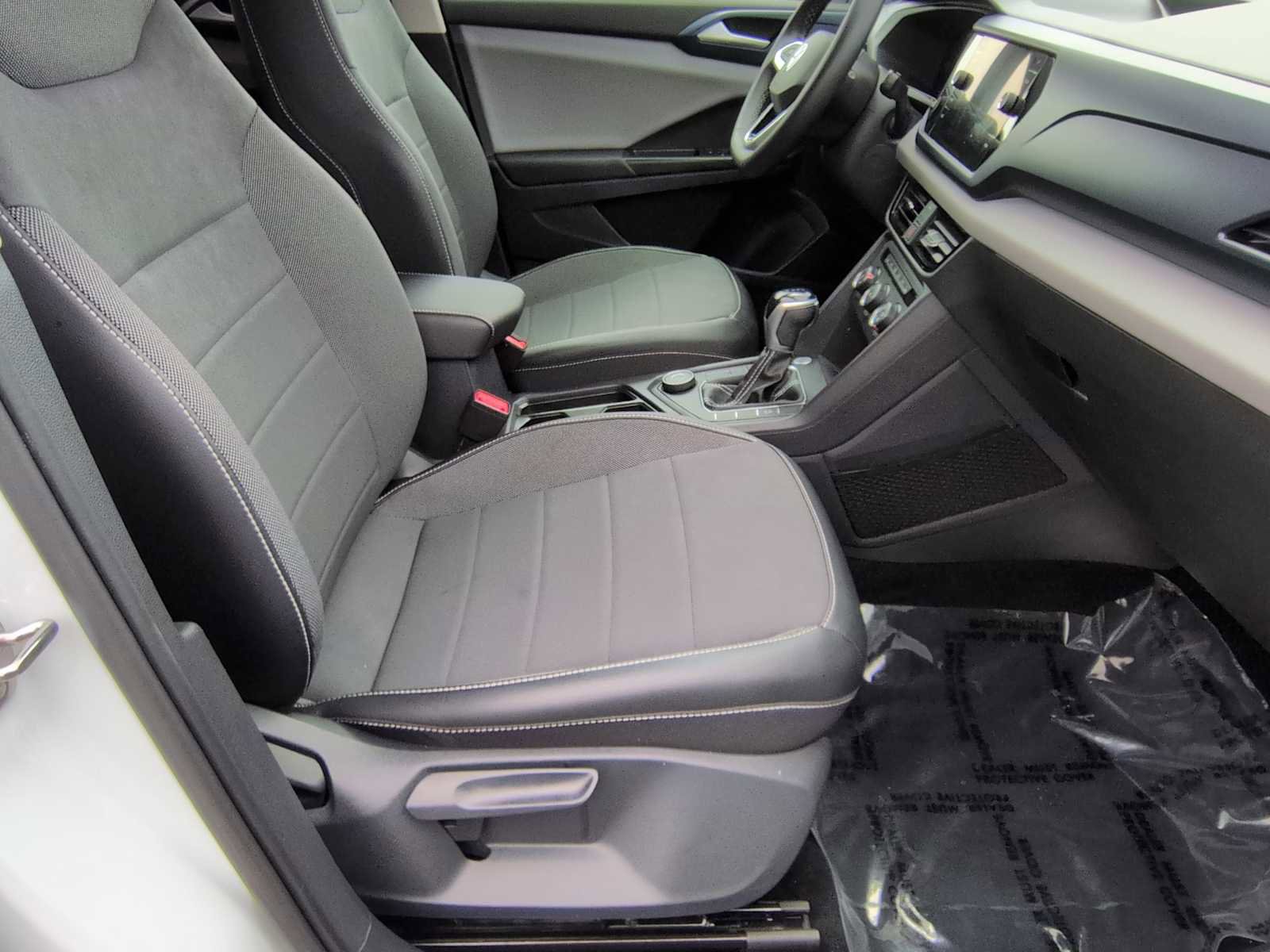 Used 2022 Volkswagen Taos SE image 22