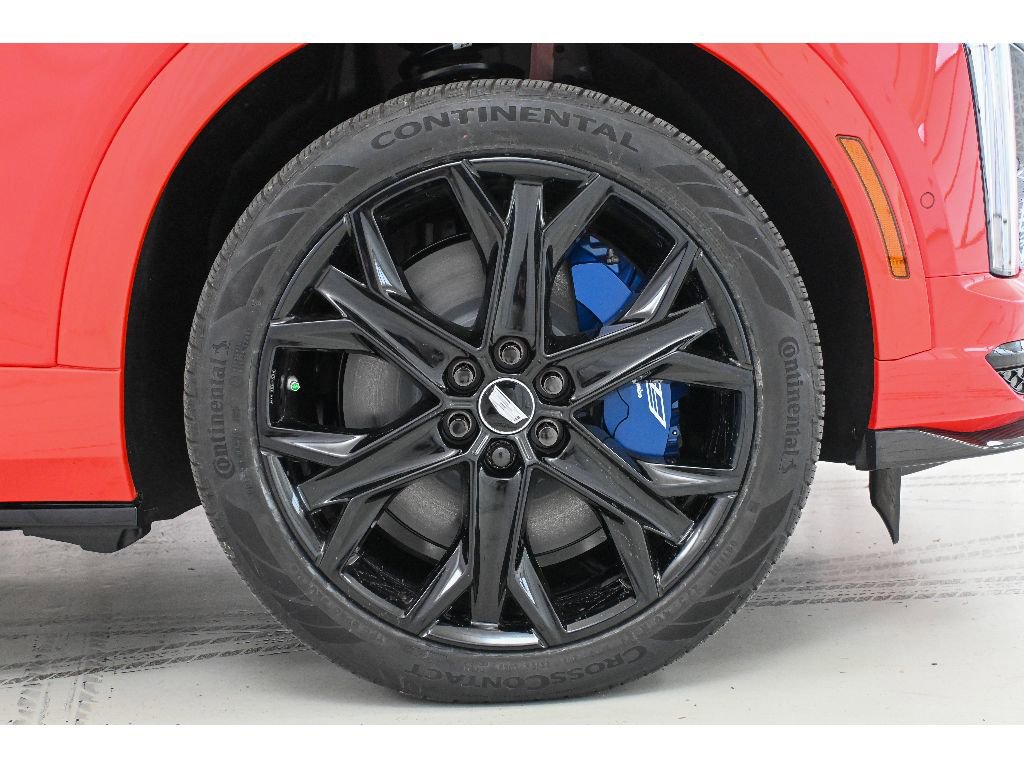 New 2026 Cadillac Optiq V w/ Carbon Fiber Package image 8