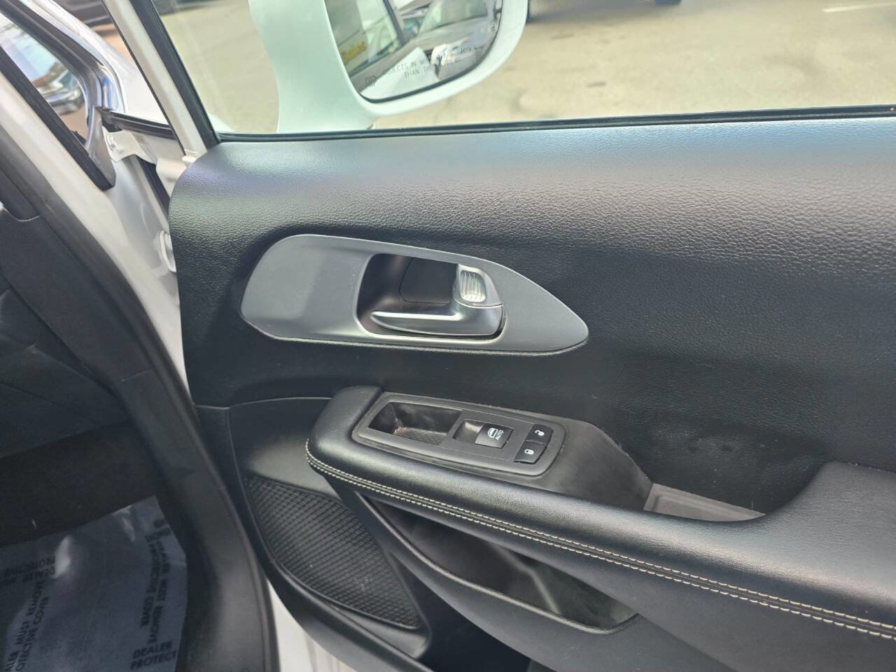 Used 2020 Chrysler Pacifica Touring w/ Advanced Safetytec Group FWD image 58