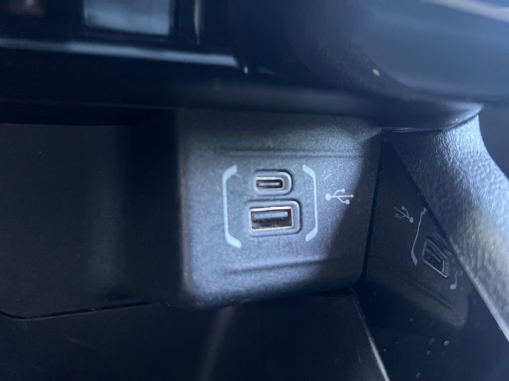 Used 2025 Jeep Compass Limited image 21