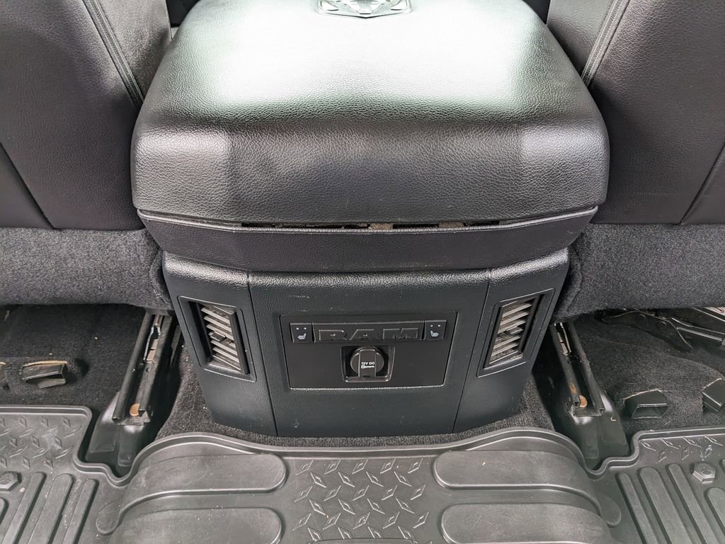 Used 2016 RAM 1500 Laramie w/ Convenience Group AWD/4WD image 46