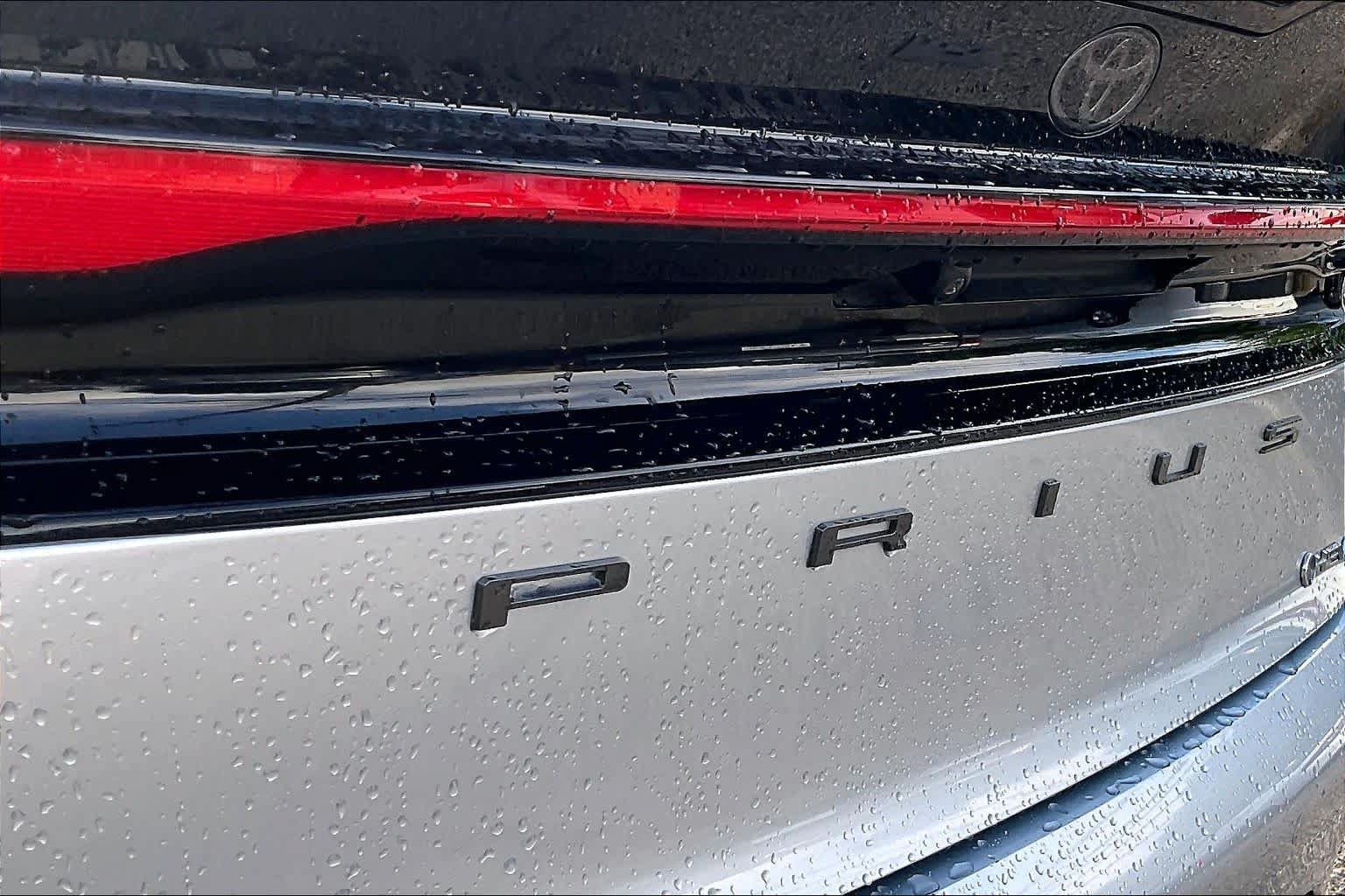 Used 2026 Toyota Prius LE FWD image 27