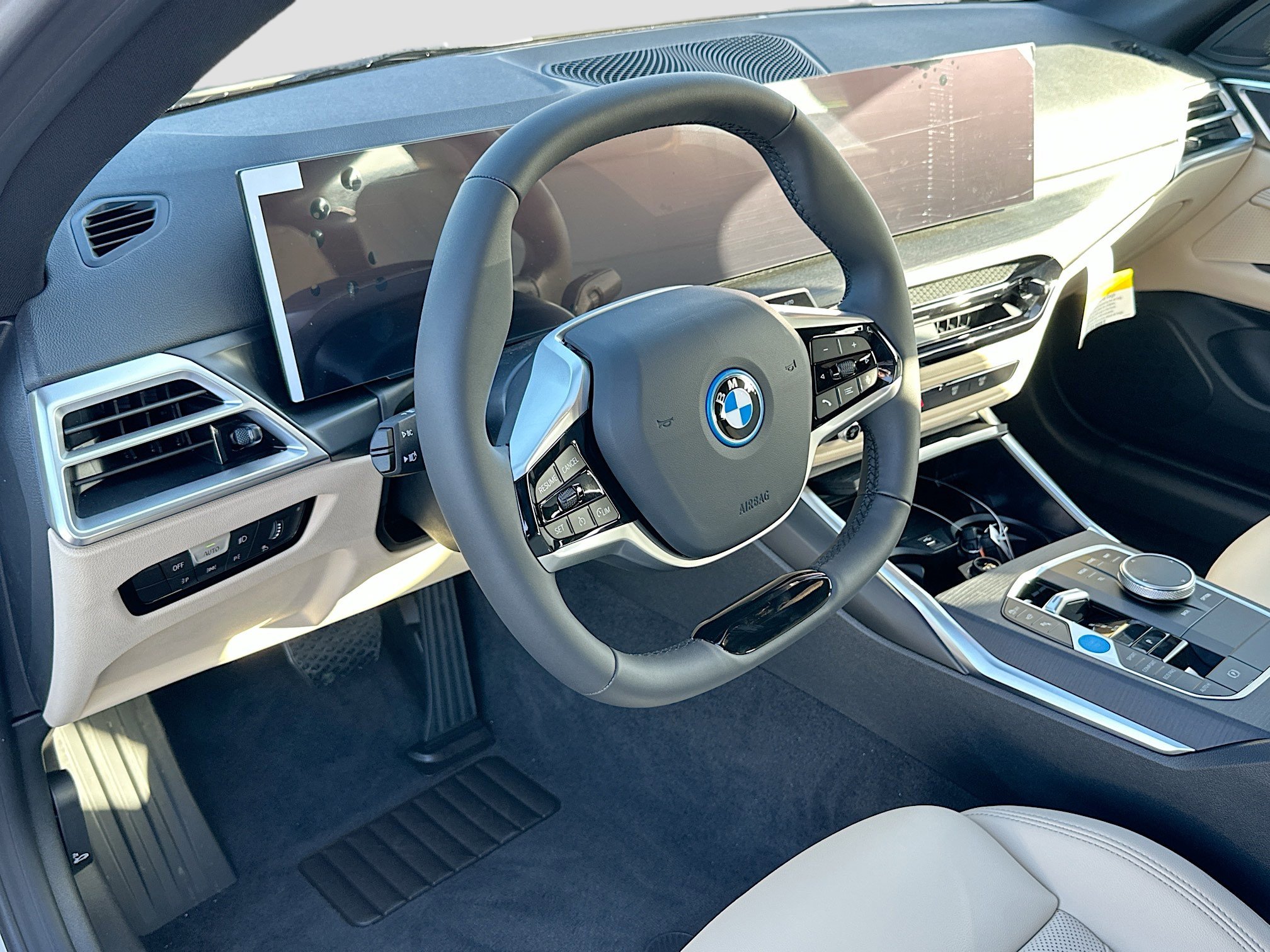 New 2026 BMW i4 eDrive40 w/ Parking Assistance Package image 7