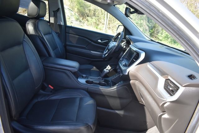 Used 2018 GMC Acadia SLT w/ LPO, Floor Liner Package AWD/4WD image 17