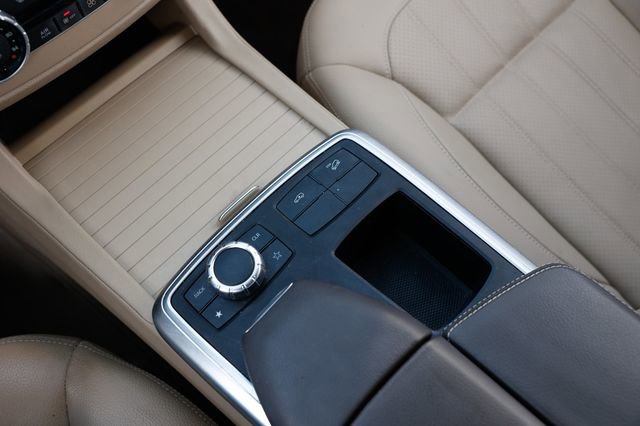 Used 2016 Mercedes-Benz GL 450 4MATIC 4dr GL 450 image 40