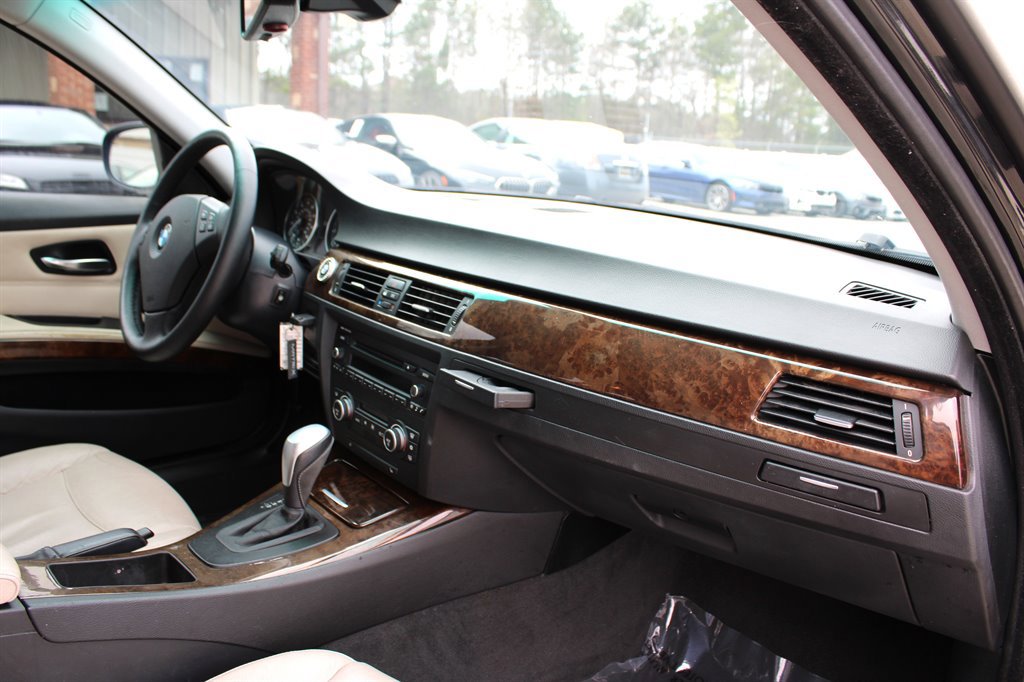 Used 2009 BMW 328i Wagon image 17