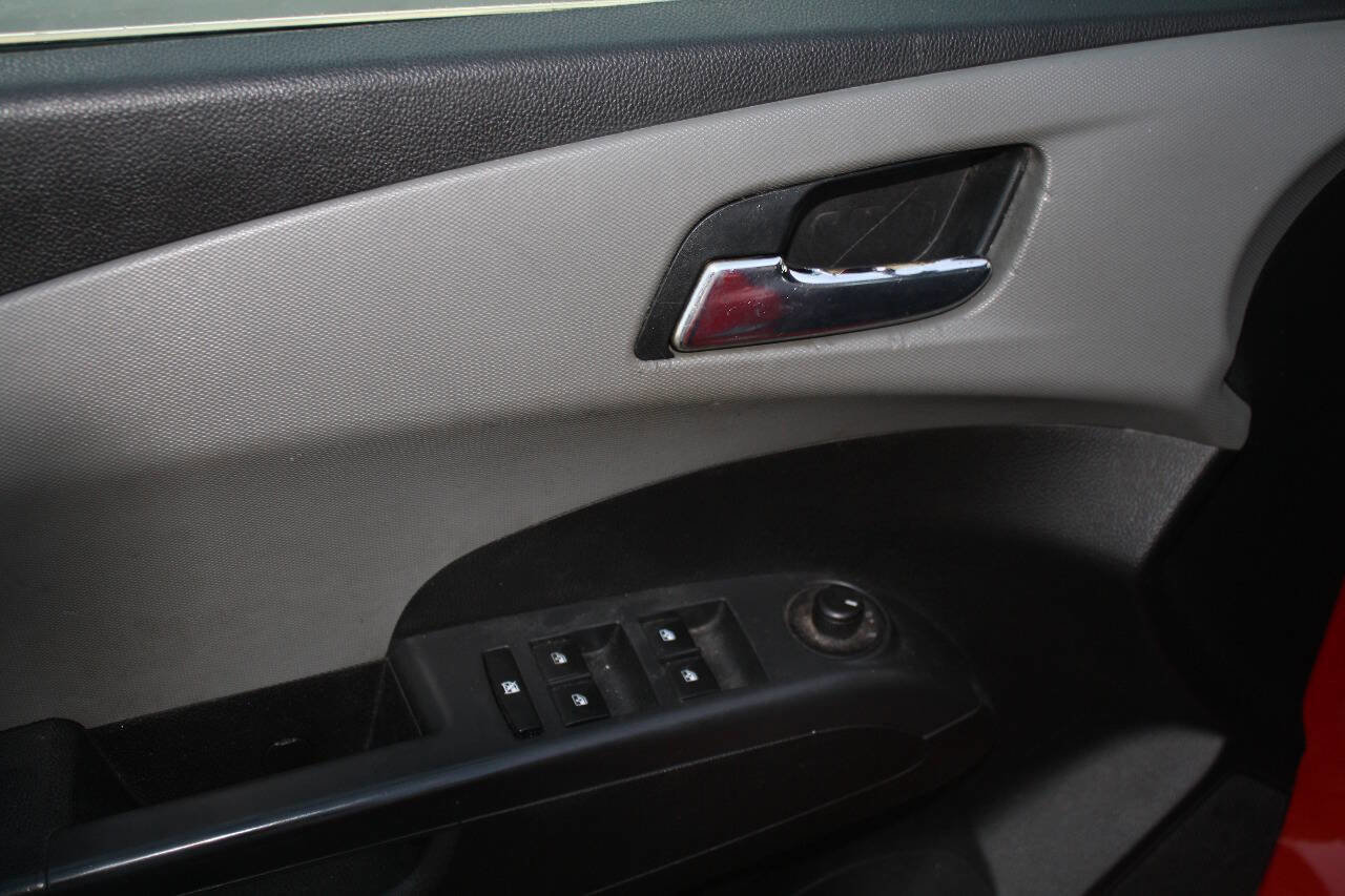 Used 2013 Chevrolet Sonic LT image 8
