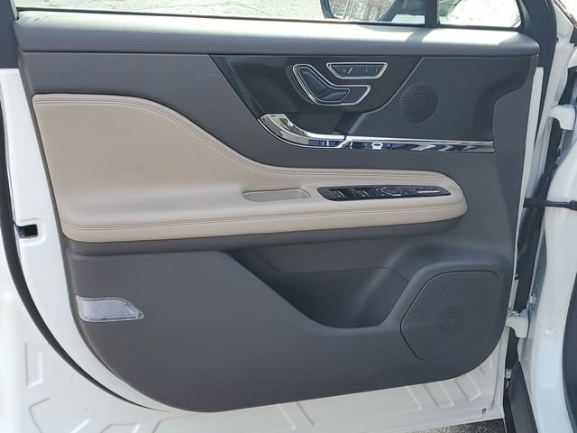 Certified 2024 Lincoln Corsair AWD image 9