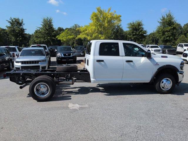 New 2026 RAM 3500 Tradesman AWD/4WD image 3